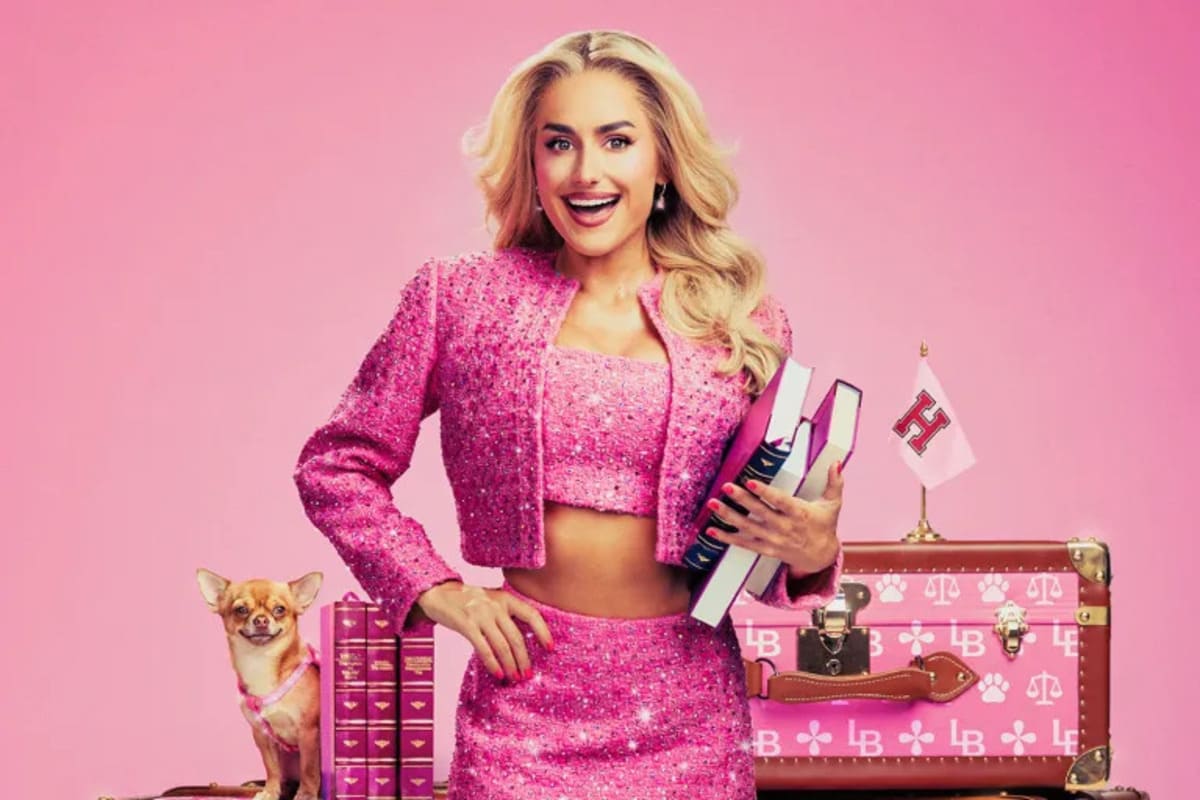 Amber Davies i Legally Blonde