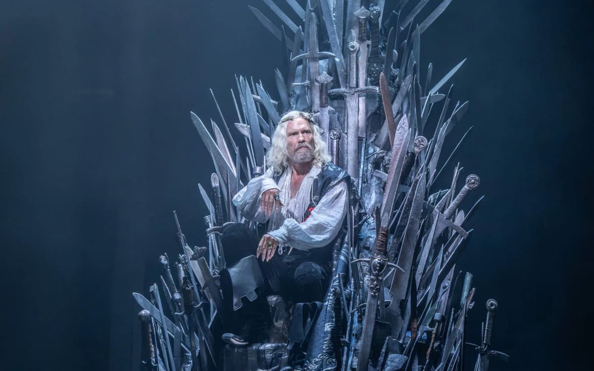 Michael Shaeffer som kong Aerys Targaryen i Game of Thrones: The Mad King. Foto af Johan Persson