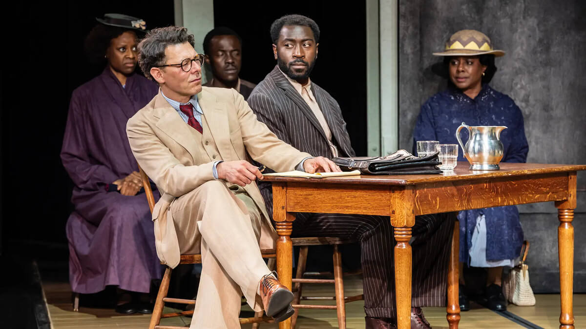 Ensemblet i To Kill A Mockingbird. Foto af Johan Persson